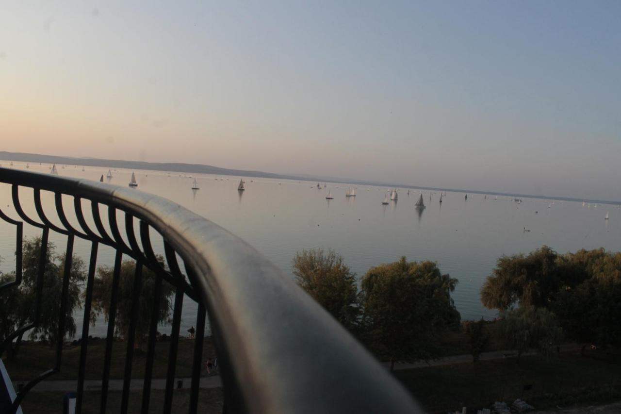 Vizparti Apartman Siófok Exteriör bild