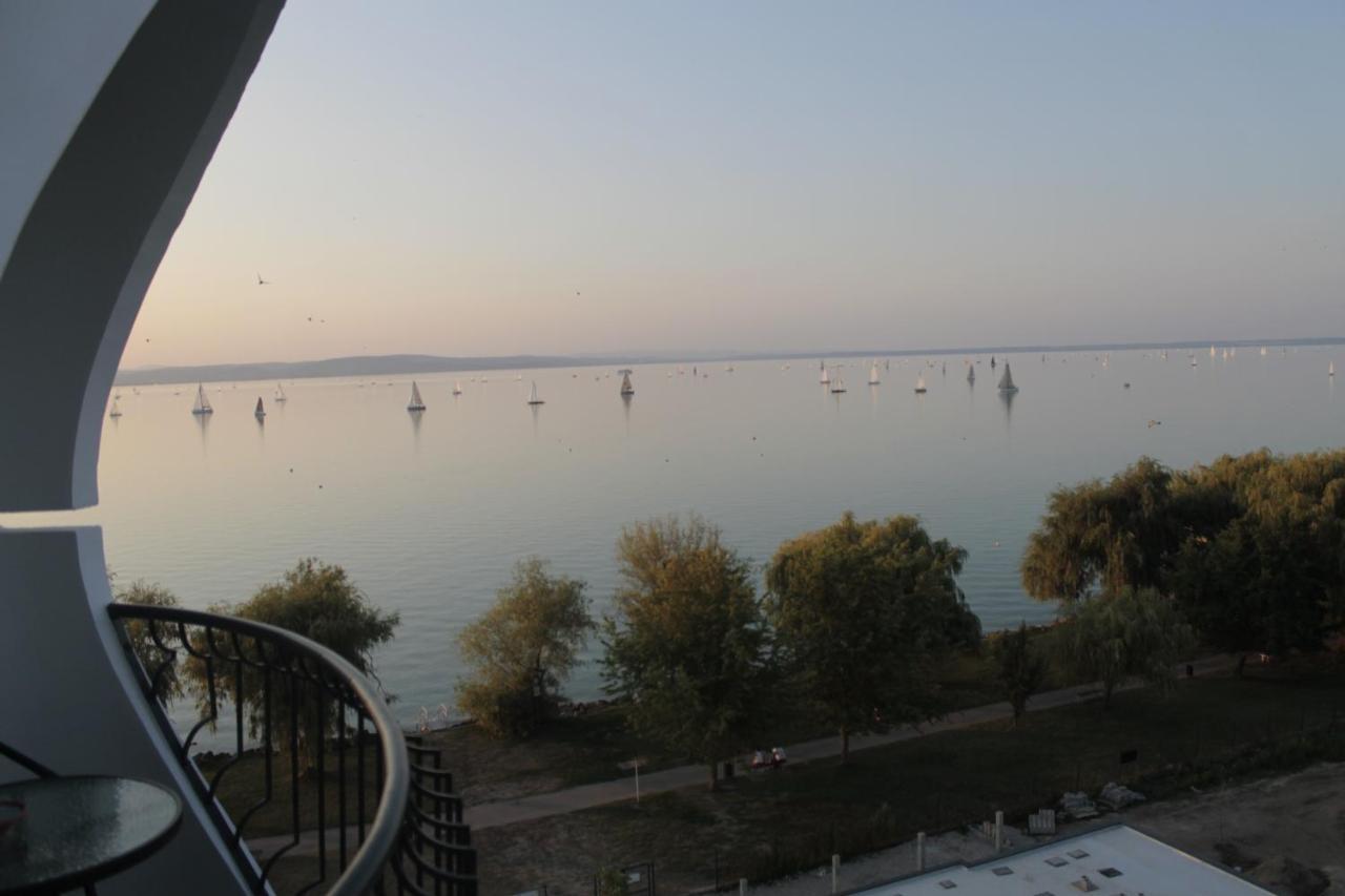 Vizparti Apartman Siófok Exteriör bild