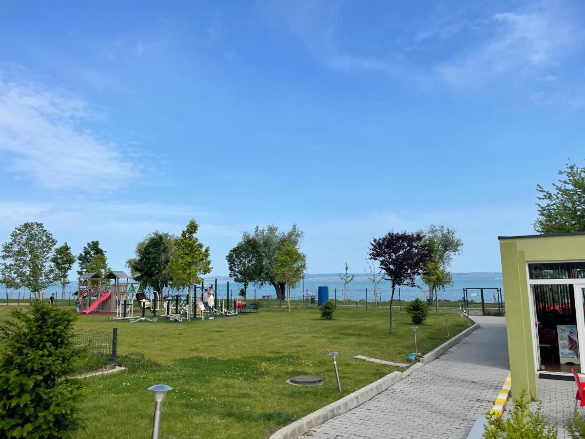 Vizparti Apartman Siófok Exteriör bild