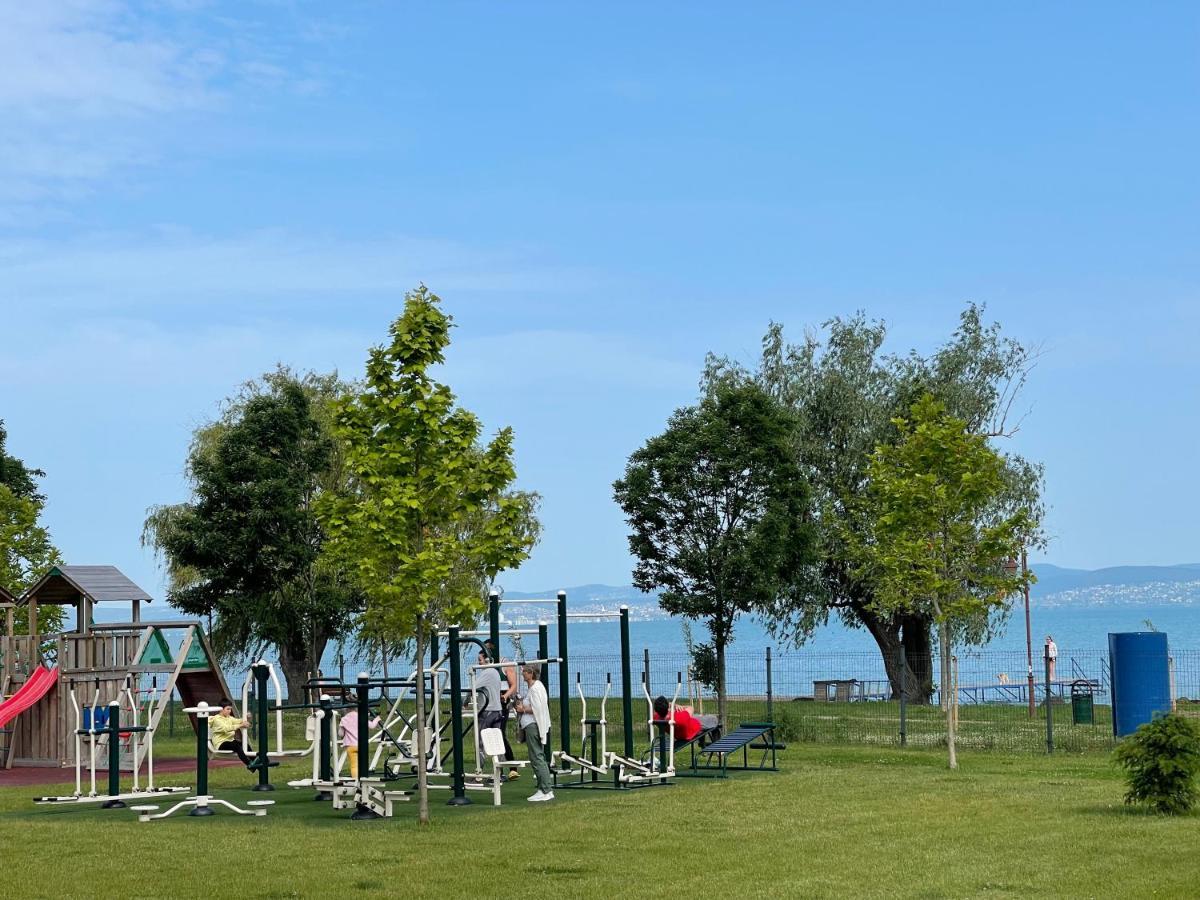 Vizparti Apartman Siófok Exteriör bild
